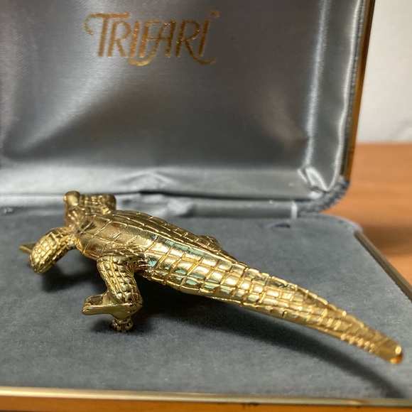 Gator π VINTAGE Figurine Brooch Pin Trifari University of Florida alligaβ¦ - Picture 4 of 8